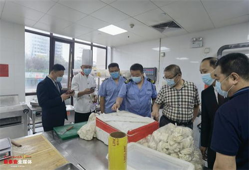 中国红 齐鲁行丨食品安全快速检验车现场抽样检测 市市场监管局节前为大中型餐饮服务单位“体检”